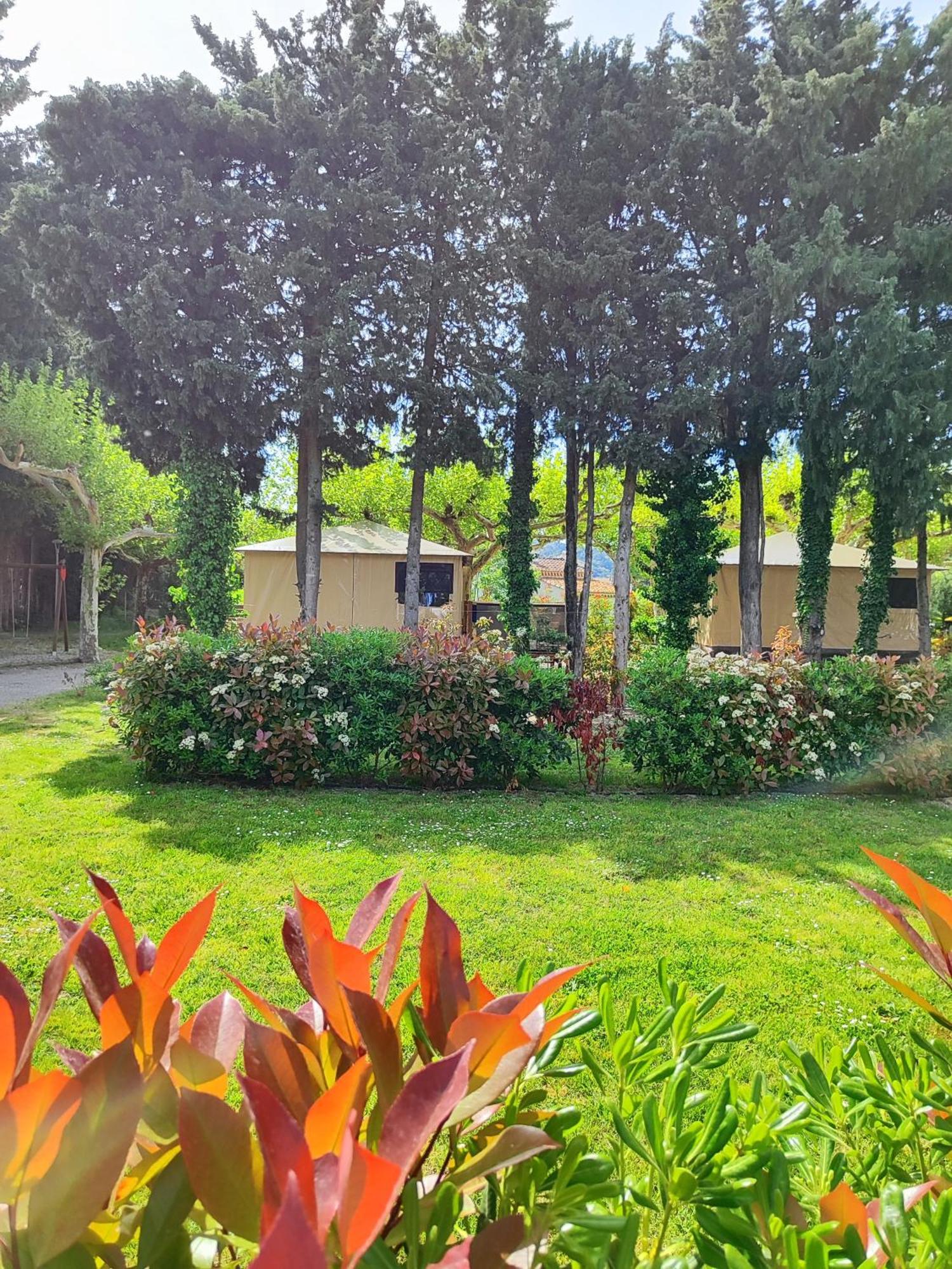 Camping Porte Des Alpilles By M.A Destination Glamping Saint-Étienne-du-Grès 외부 사진