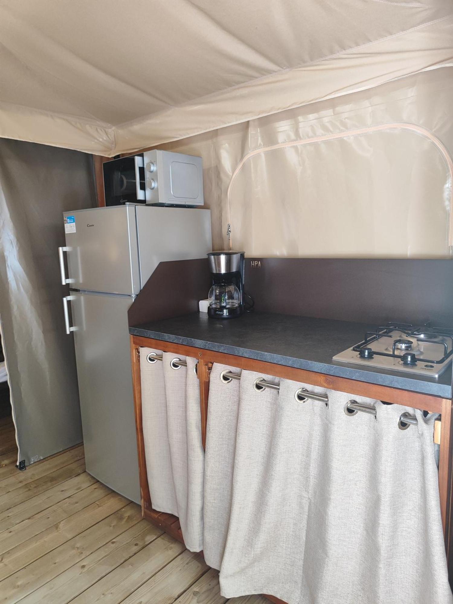 Camping Porte Des Alpilles By M.A Destination Glamping Saint-Étienne-du-Grès 외부 사진
