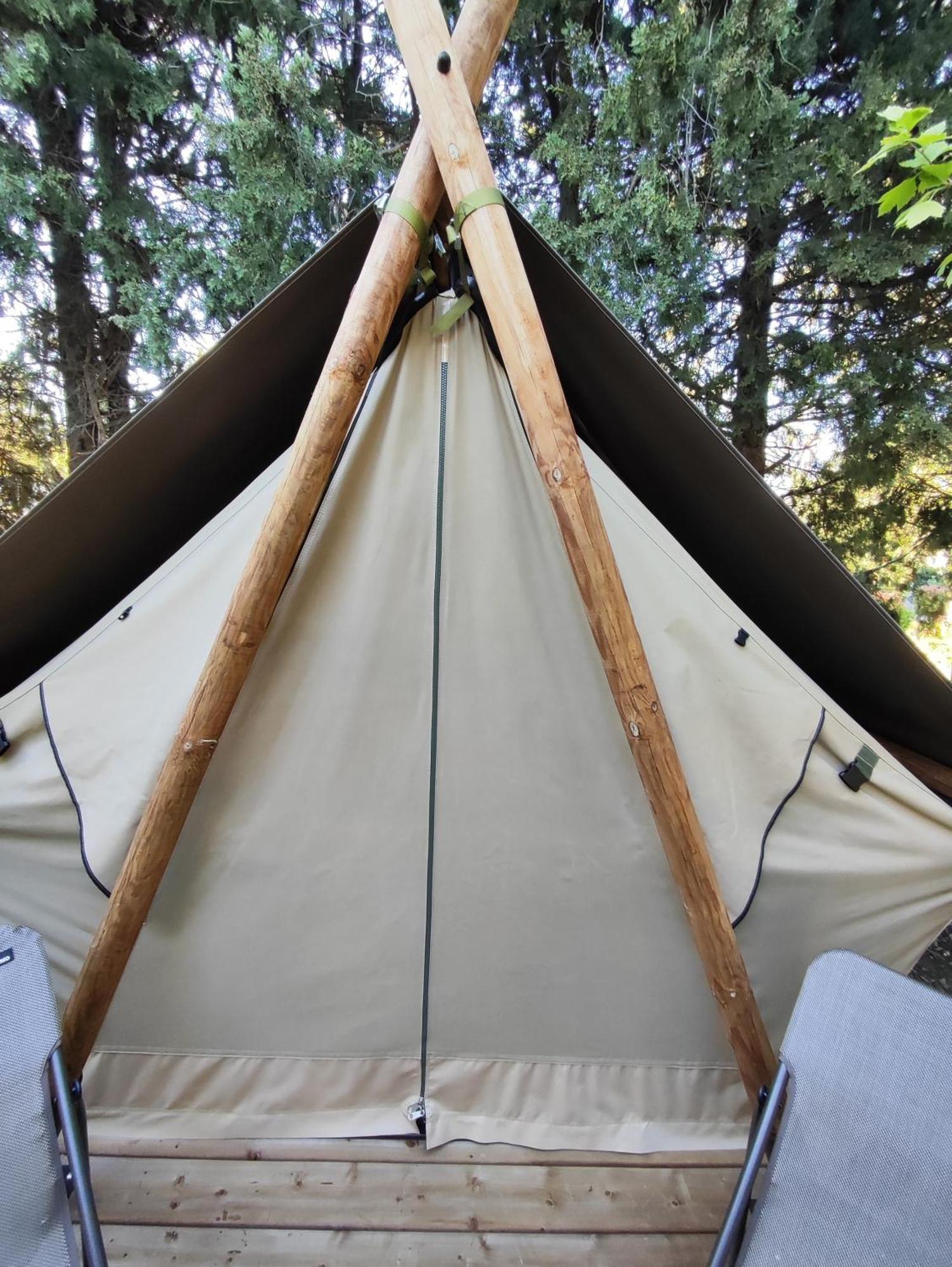 Camping Porte Des Alpilles By M.A Destination Glamping Saint-Étienne-du-Grès 외부 사진