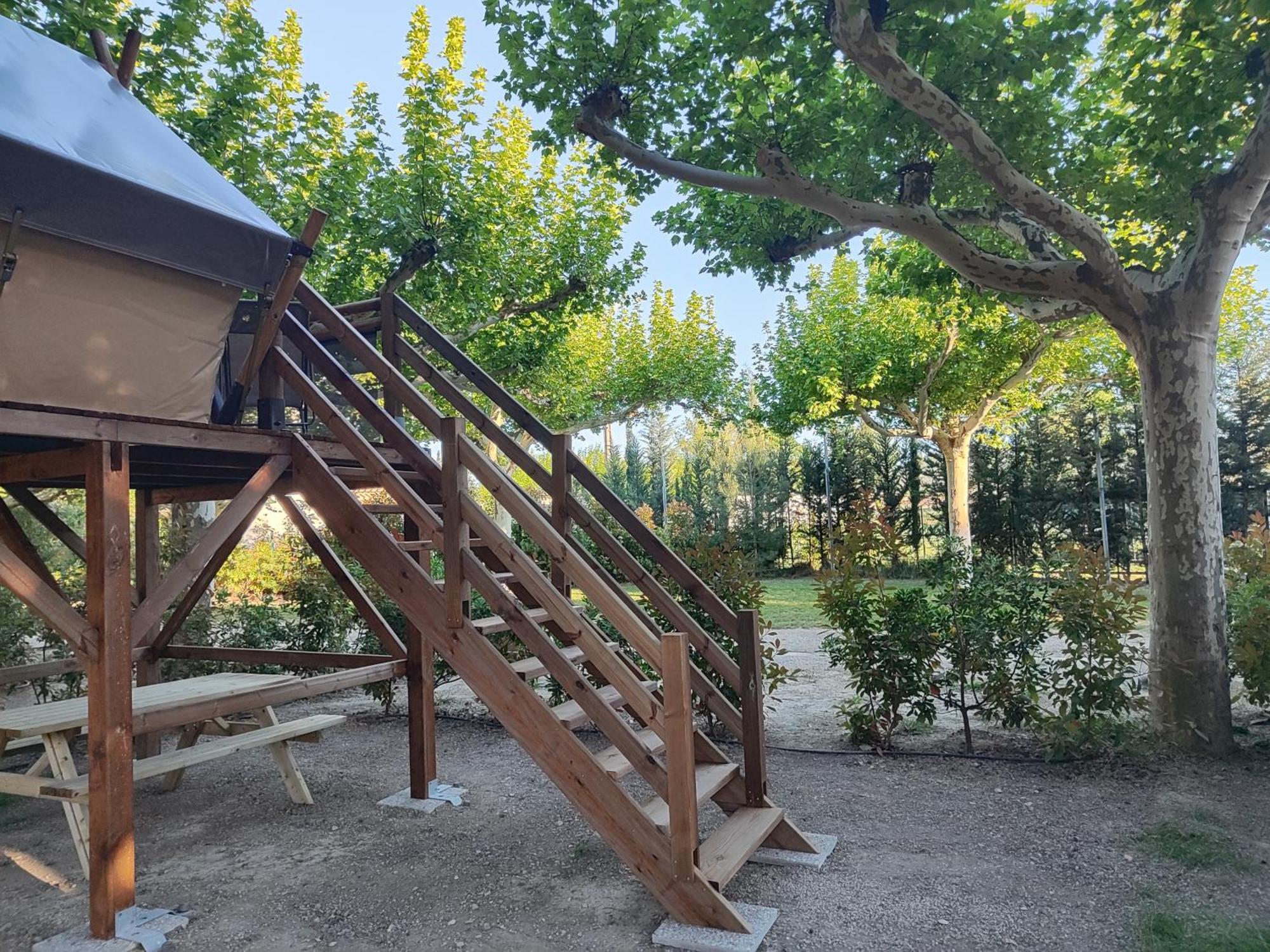 Camping Porte Des Alpilles By M.A Destination Glamping Saint-Étienne-du-Grès 외부 사진