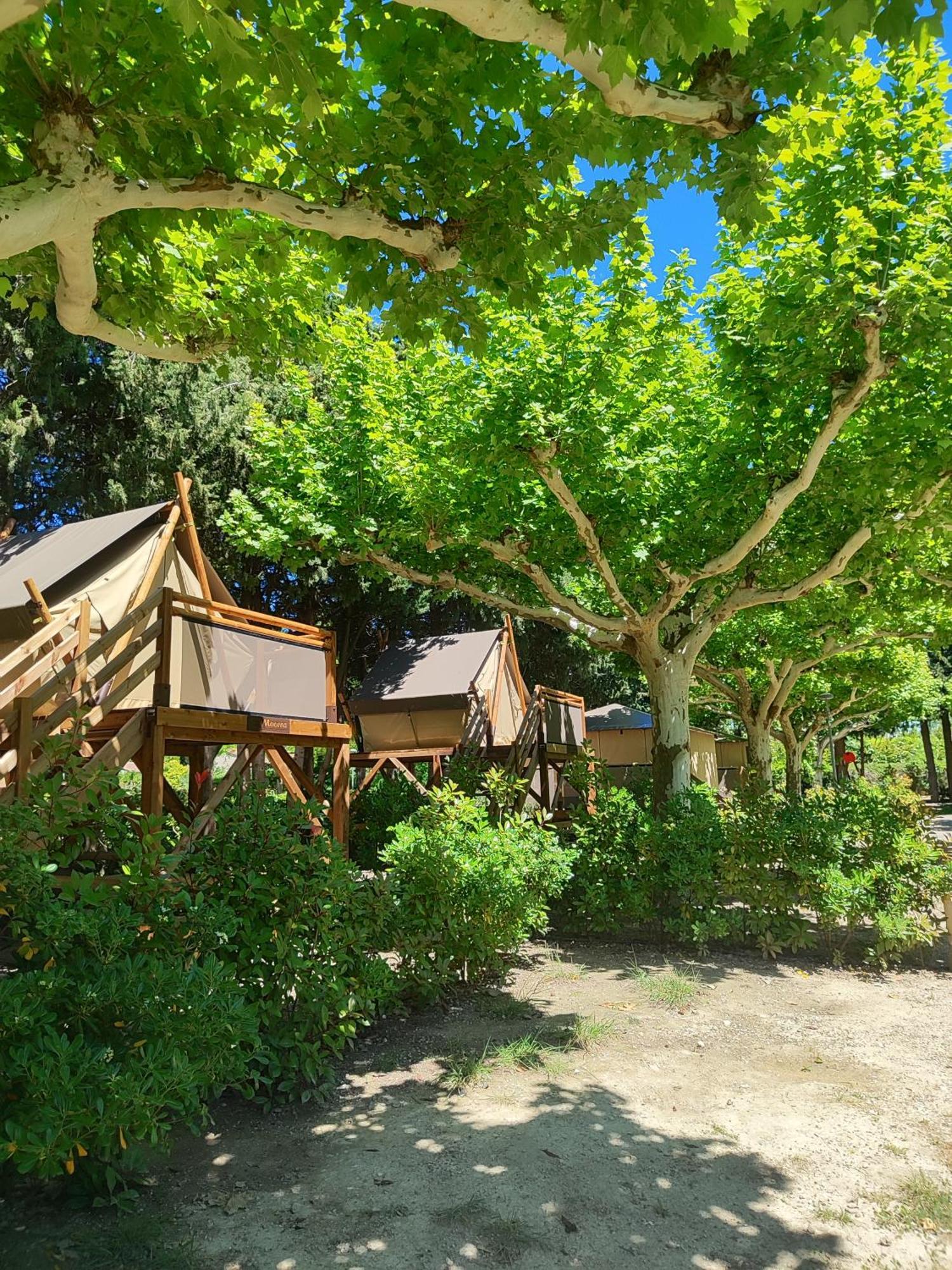Camping Porte Des Alpilles By M.A Destination Glamping Saint-Étienne-du-Grès 외부 사진