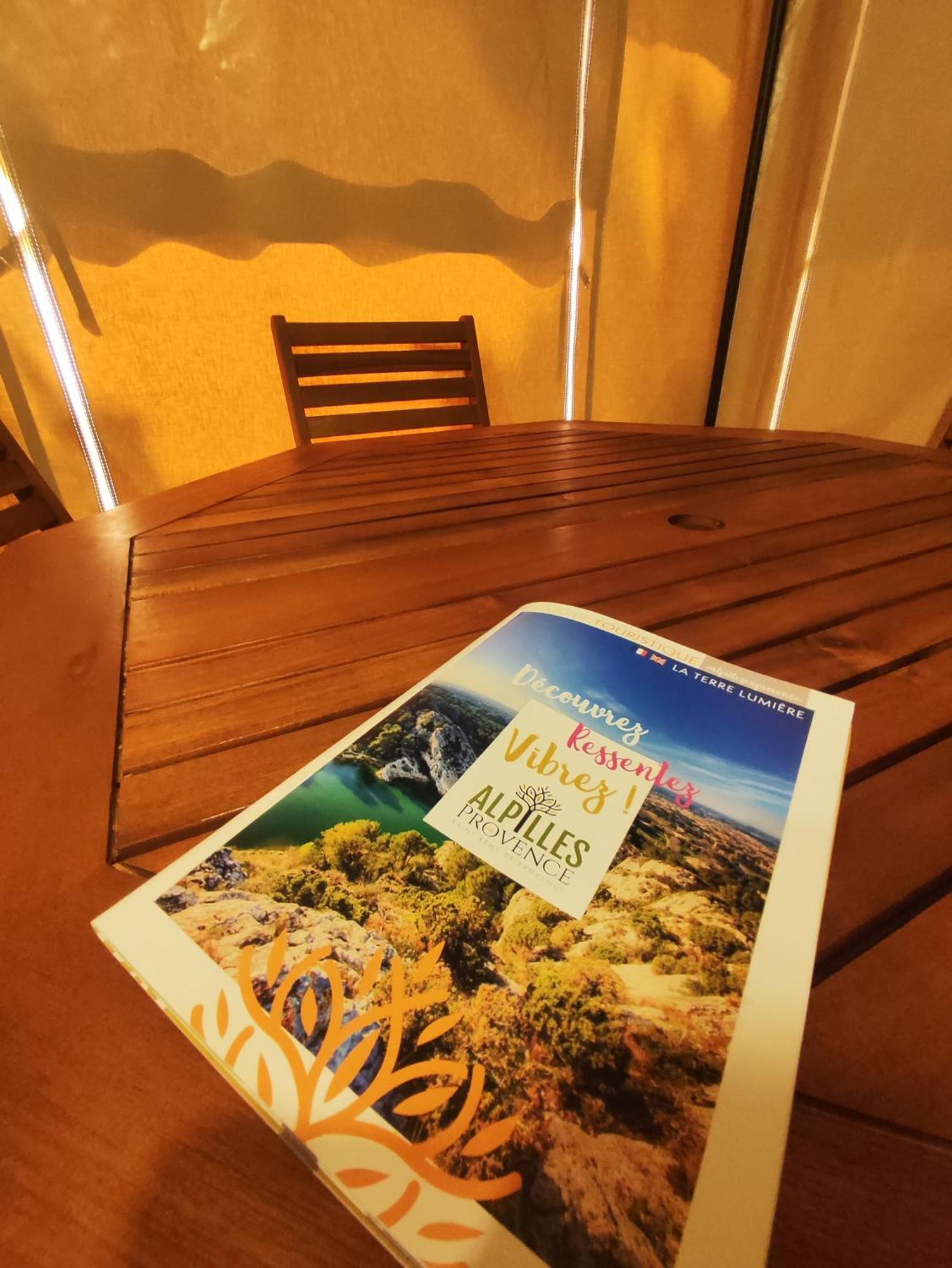 Camping Porte Des Alpilles By M.A Destination Glamping Saint-Étienne-du-Grès 외부 사진