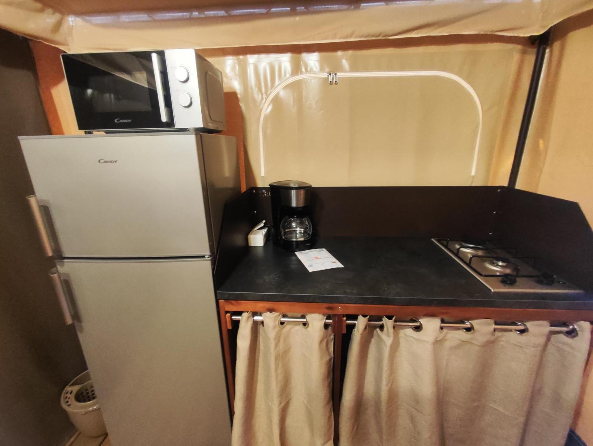 Camping Porte Des Alpilles By M.A Destination Glamping Saint-Étienne-du-Grès 외부 사진