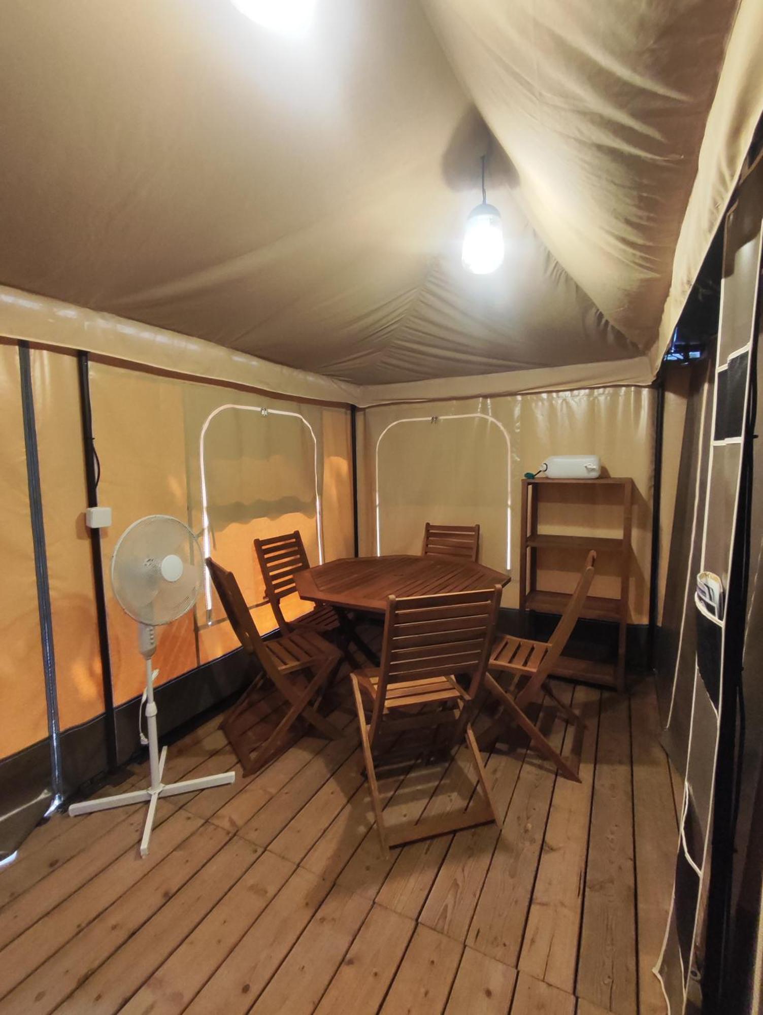 Camping Porte Des Alpilles By M.A Destination Glamping Saint-Étienne-du-Grès 외부 사진