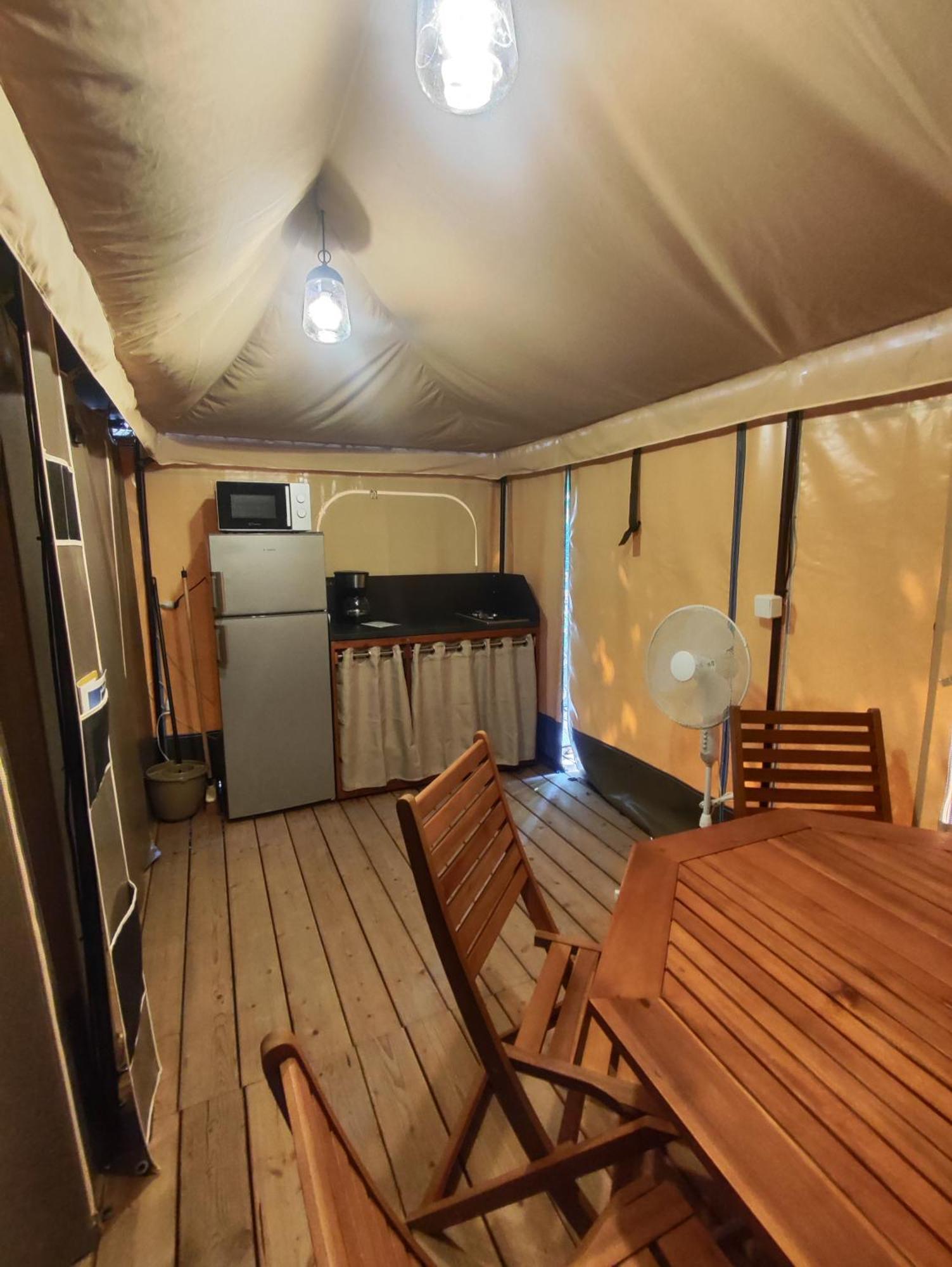 Camping Porte Des Alpilles By M.A Destination Glamping Saint-Étienne-du-Grès 외부 사진